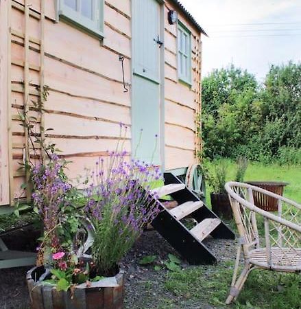 The Shepherds Hut Shrewsbury Buitenkant foto