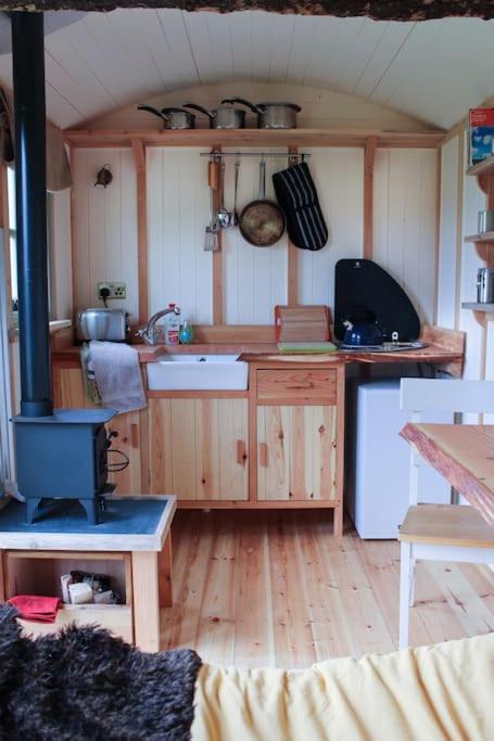 The Shepherds Hut Shrewsbury Buitenkant foto