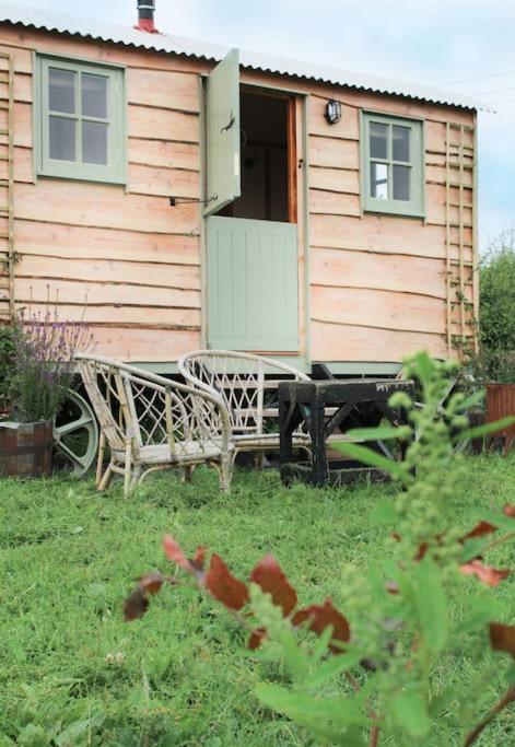 The Shepherds Hut Shrewsbury Buitenkant foto