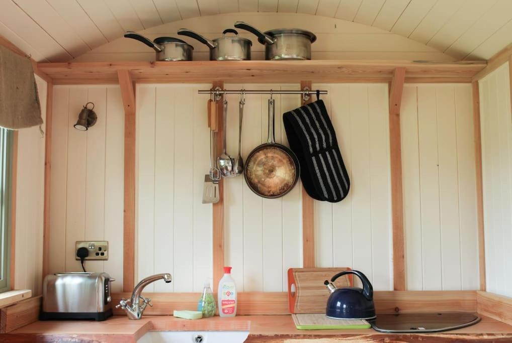 The Shepherds Hut Shrewsbury Buitenkant foto